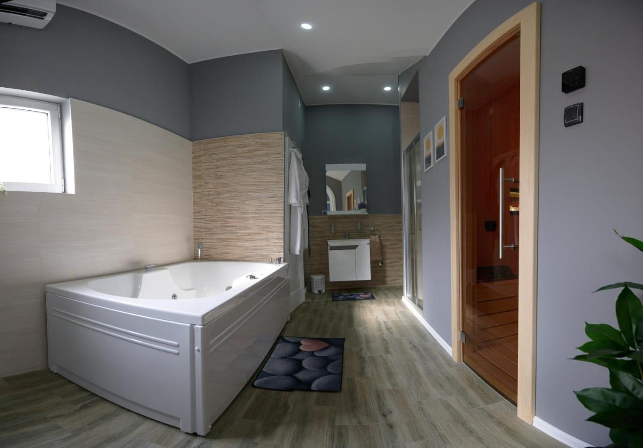 Vanimi Lux Apartmani Kikinda Exterior foto