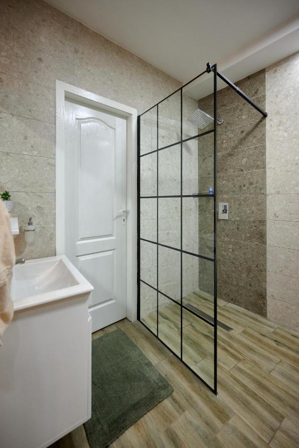 Vanimi Lux Apartmani Kikinda Exterior foto
