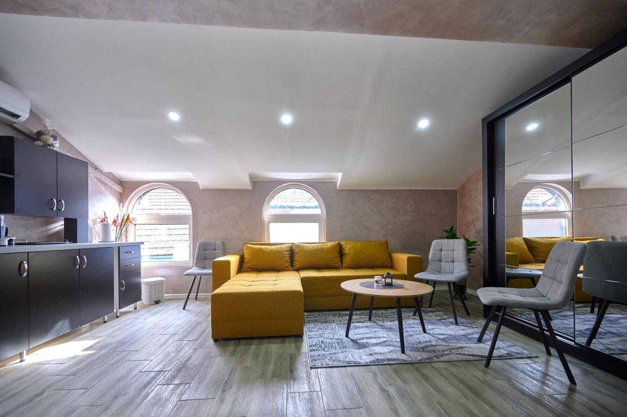 Vanimi Lux Apartmani Kikinda Exterior foto